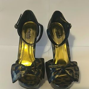🖤Black an Gold Leopard print shoes💛